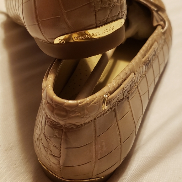 Women Michael Kors Sutton Moccasins size US 9M - Picture 7 of 8